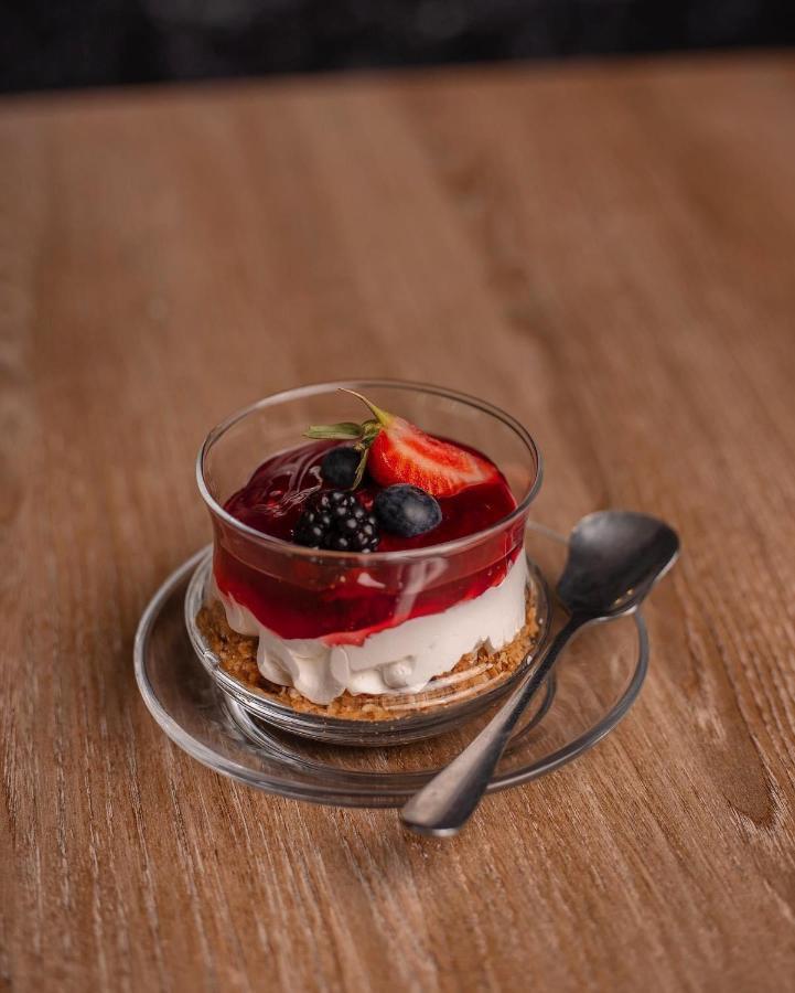 Conti Hotel & Restaurant Gjakova Экстерьер фото