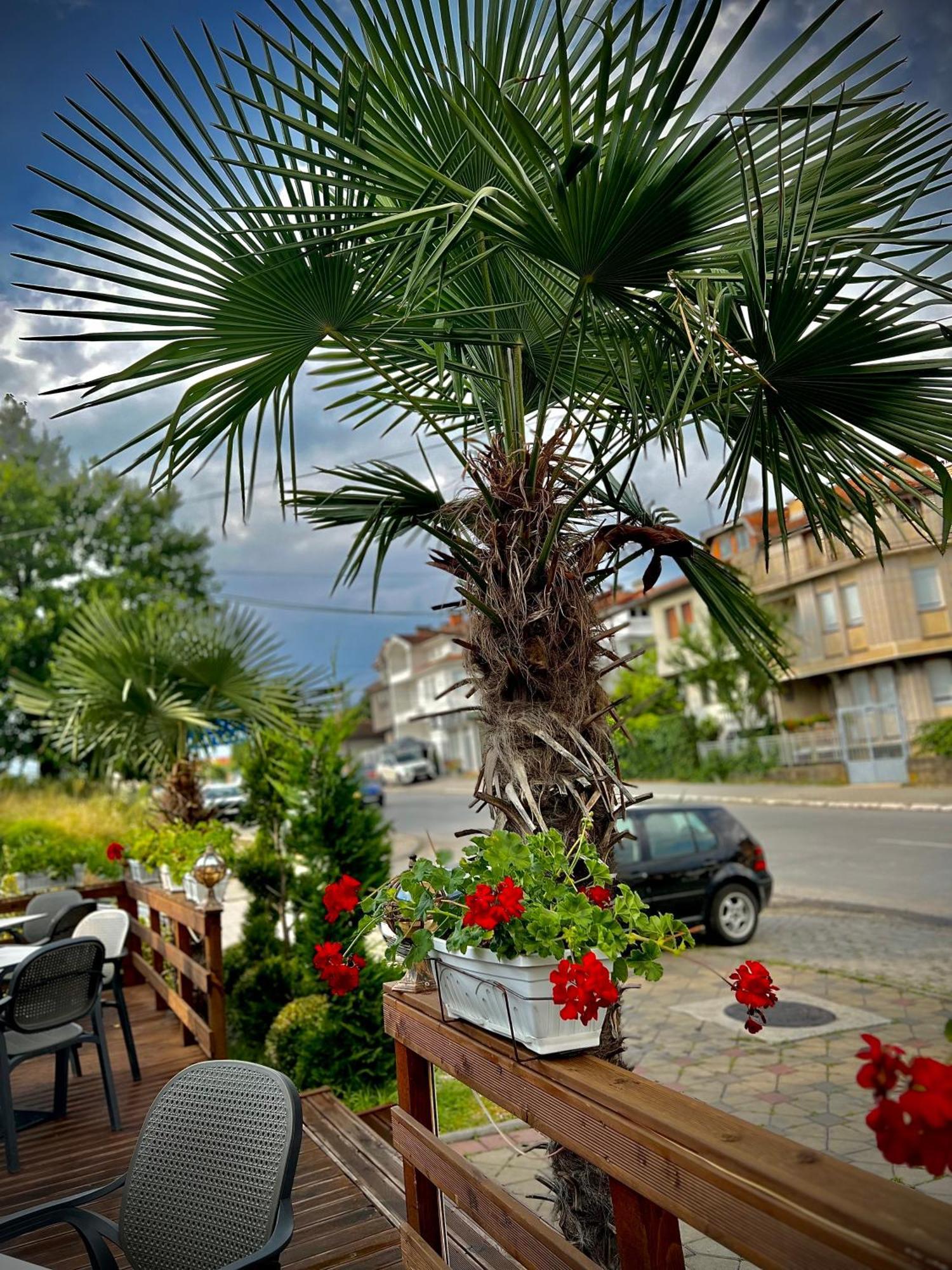 Conti Hotel & Restaurant Gjakova Экстерьер фото